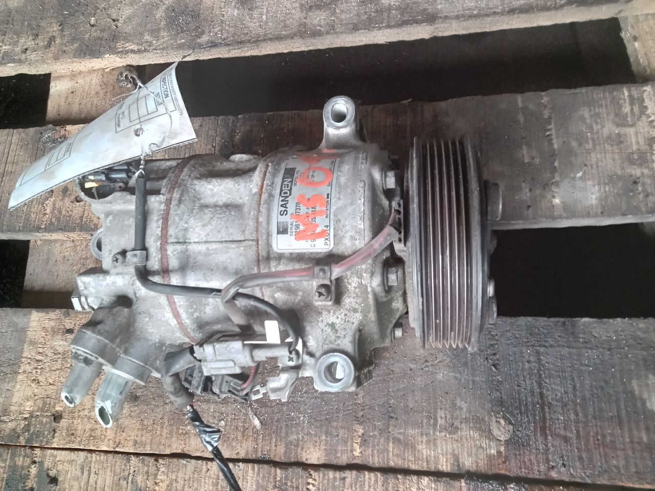 2013 NISSAN SENTRA 4cyl Gasoline 1.8 AC COMPRESSOR - 364226 — photo 1