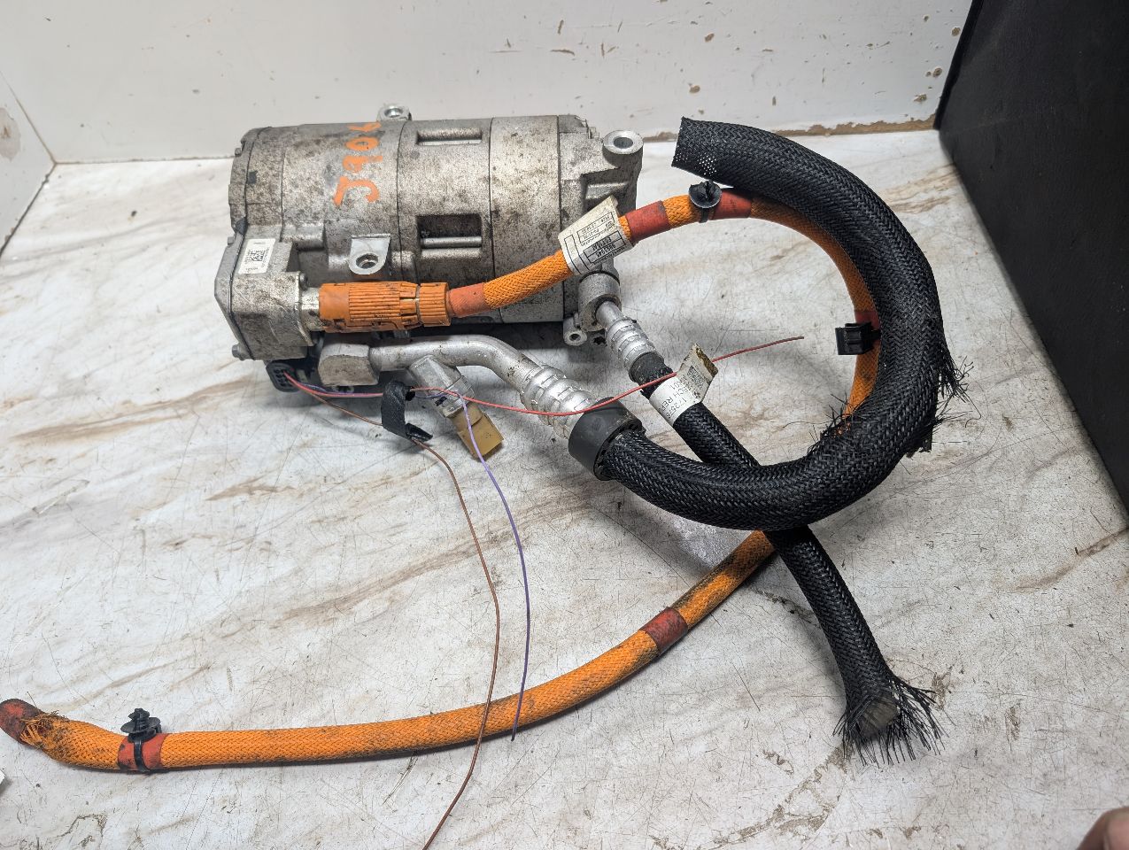 2023 MINI COOPER COOPER L cyl AC COMPRESSOR - 365187 — photo 3