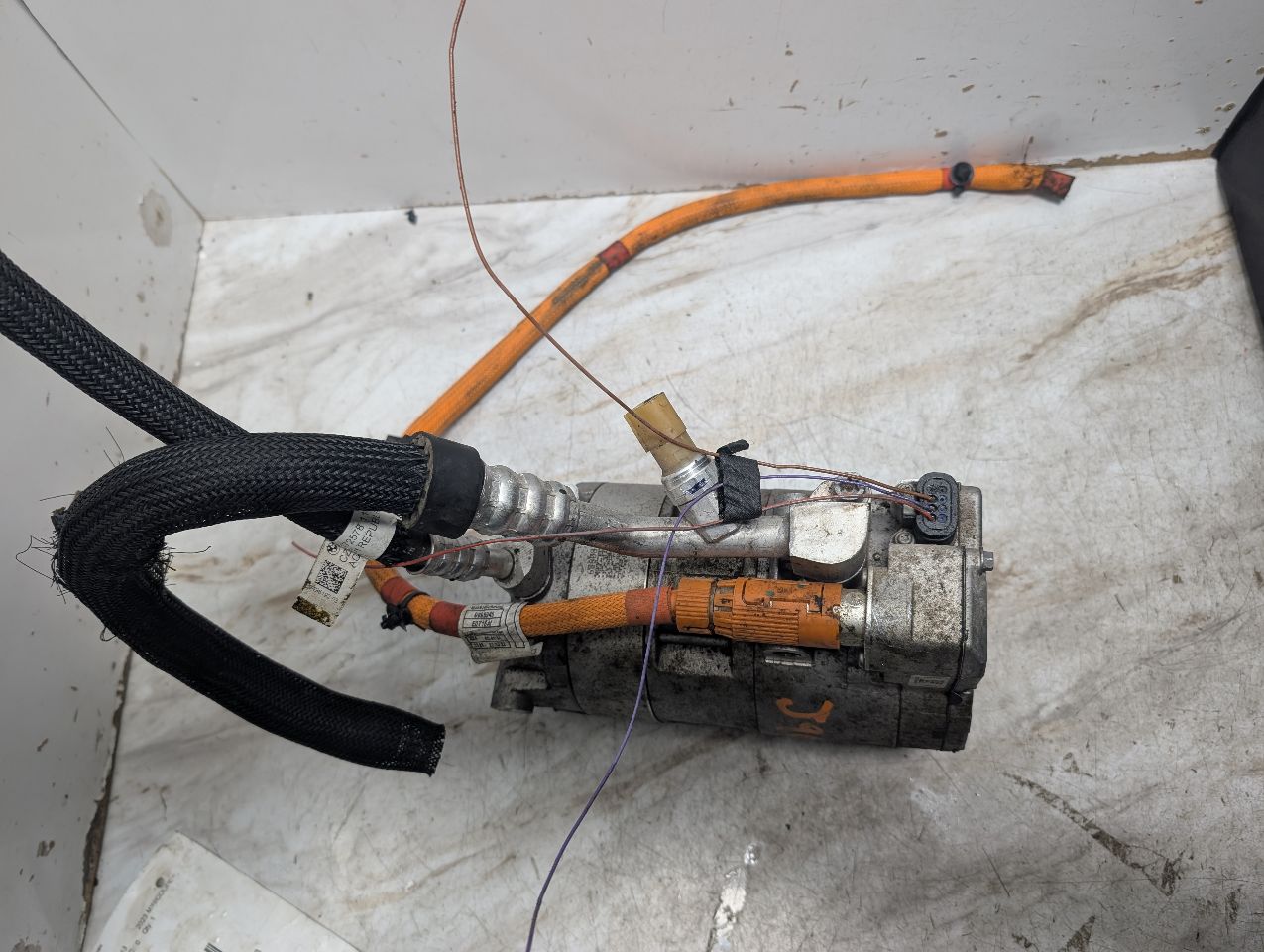 2023 MINI COOPER COOPER L cyl AC COMPRESSOR - 365187 — photo 6
