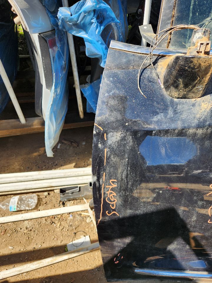 2017 CHRYSLER PACIFICA 6cyl Gasoline 3.6 Left DOOR ASSEMBLY, FR - 365386 — photo 2