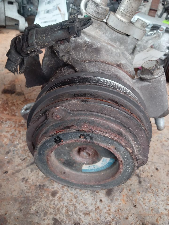 2014 GMC SAVANA 3500 VAN 6.0L 8cyl VVT AC COMPRESSOR - 365673 — photo 2