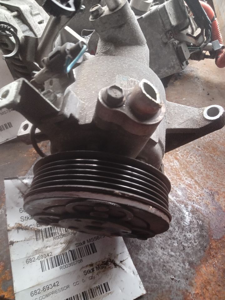 2014 SUBARU FORESTER 4cyl Gasoline 2.5 DOHC AC COMPRESSOR - 365708 — photo 2