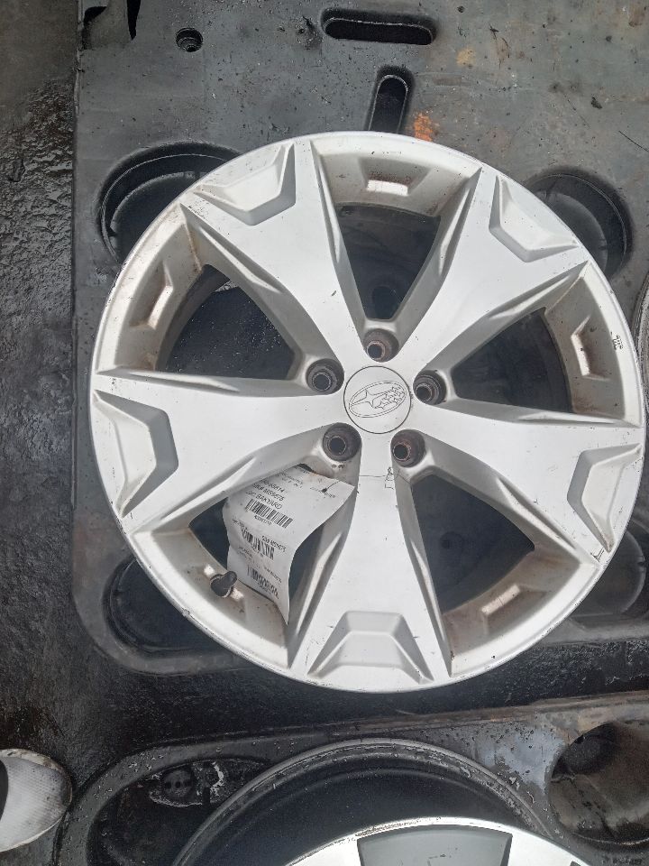 2014 SUBARU FORESTER 4cyl Gasoline 2.5 DOHC WHEEL - 365710 — photo 2