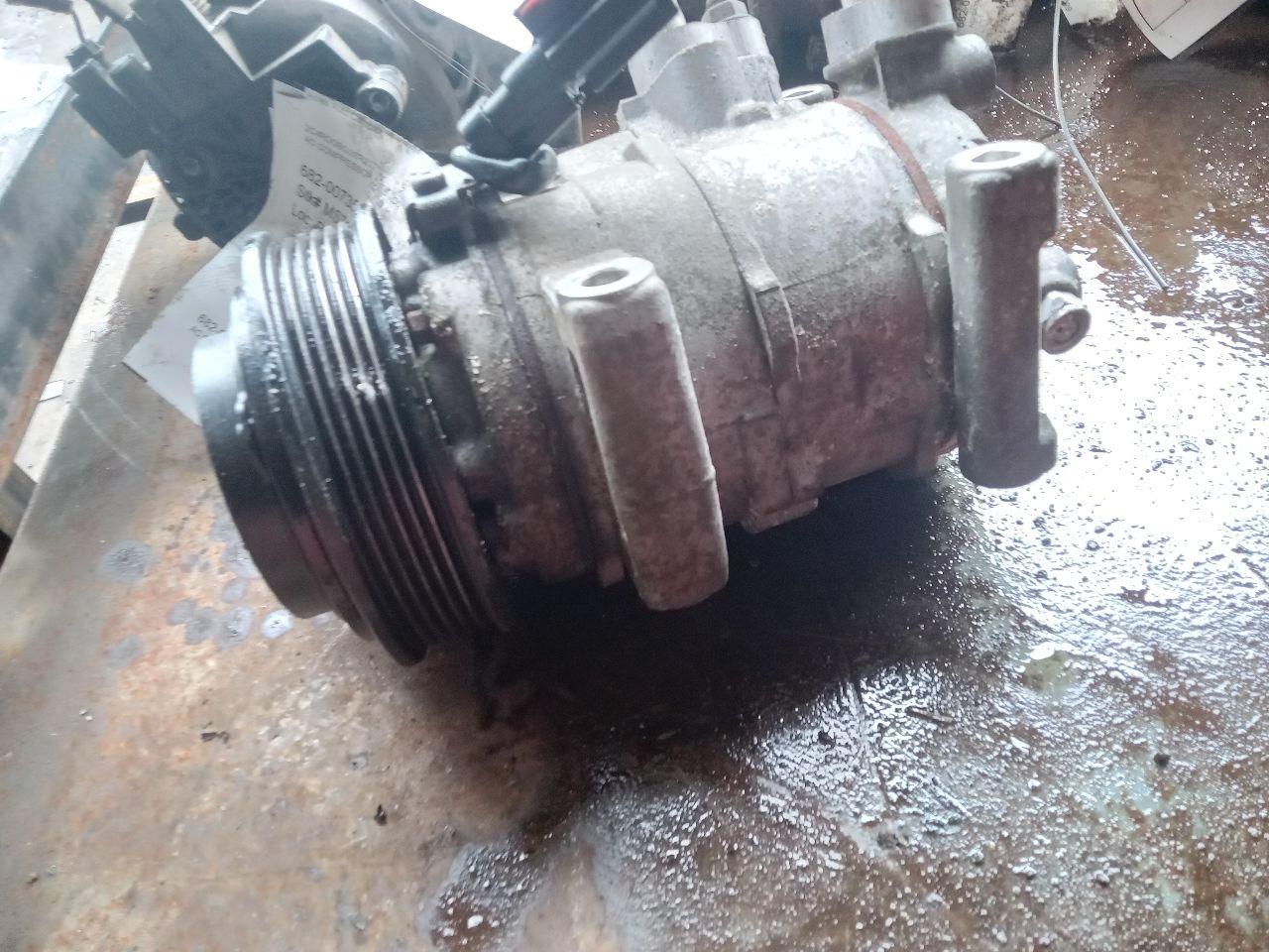 2014 DODGE CARAVAN 6cyl Gasoline 3.6 AC COMPRESSOR - 365736 — photo 2
