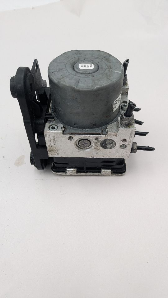 2023 VOLKSWAGEN ATLAS 2.0L 4cyl Turbo Gasoline Anti-lock Brake Pts - 366226 — photo 1