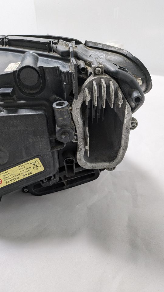 2012 BMW 750i 8cyl Gasoline Turbo 4.4 Right HEADLAMP ASSEMBLY - 366344 — photo 5
