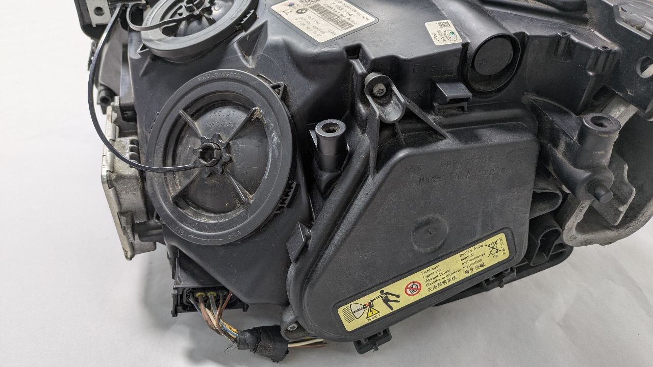 2012 BMW 750i 8cyl Gasoline Turbo 4.4 Right HEADLAMP ASSEMBLY - 366344 — photo 6