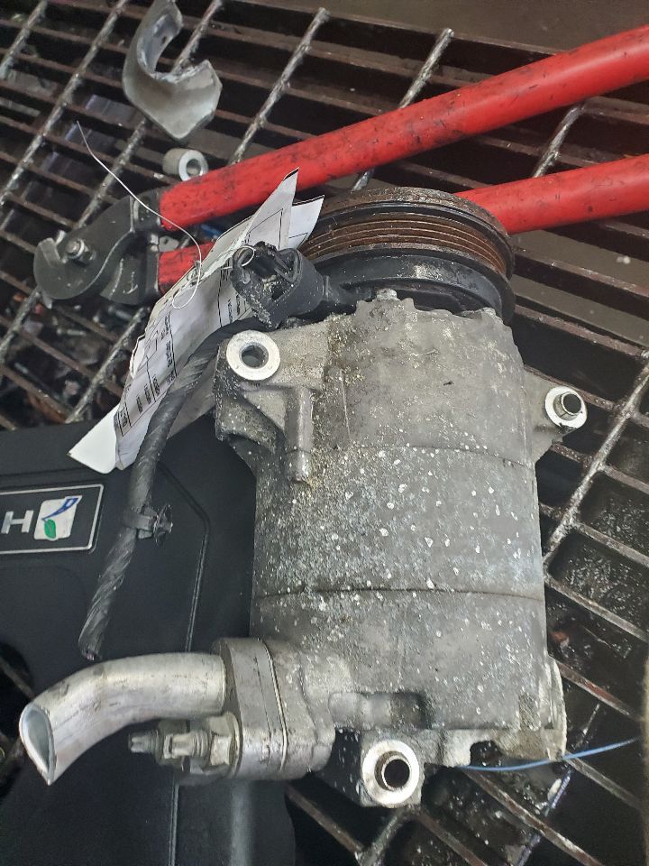 2018 FORD ESCAPE 2.5L 4cyl Gasoline AC COMPRESSOR - 366560 — photo 2