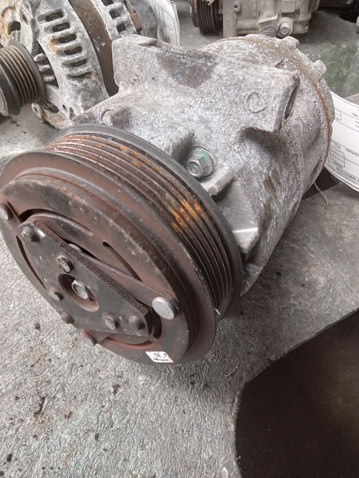 2015 NISSAN SENTRA 4cyl Gasoline 1.8 AC COMPRESSOR - 366638 — photo 2