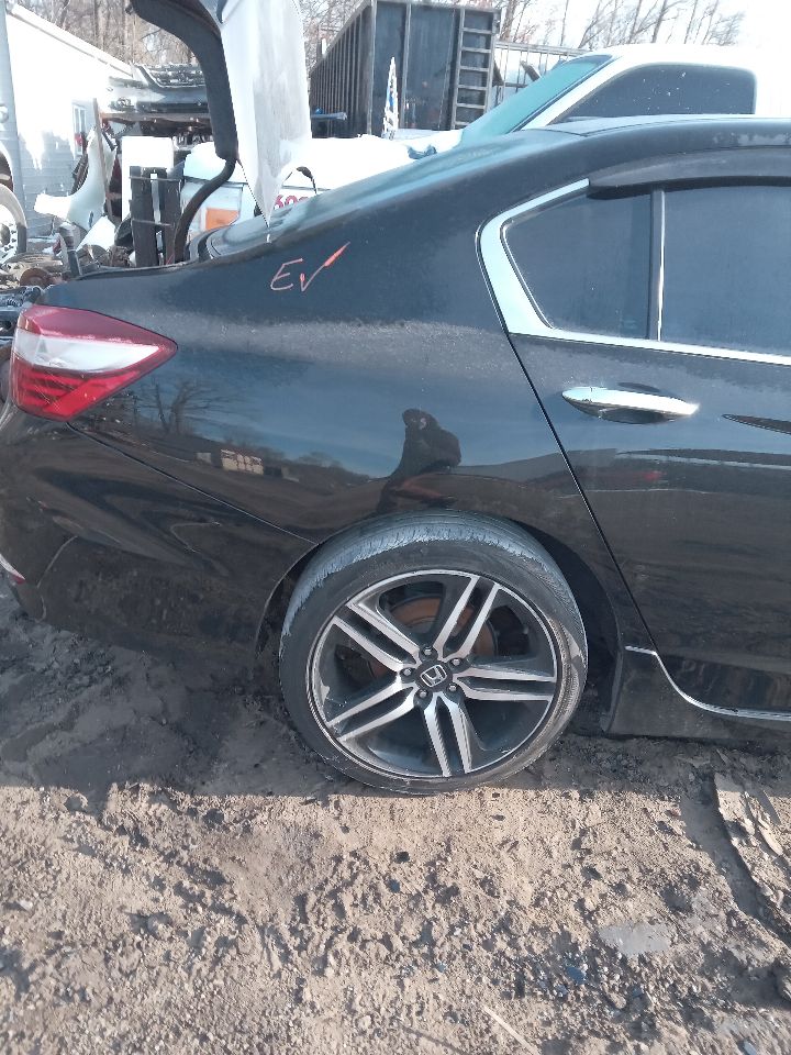 2017 HONDA ACCORD 4cyl Gasoline 2.4 Left Dr Assm, Rear Side - 366922 — photo 7
