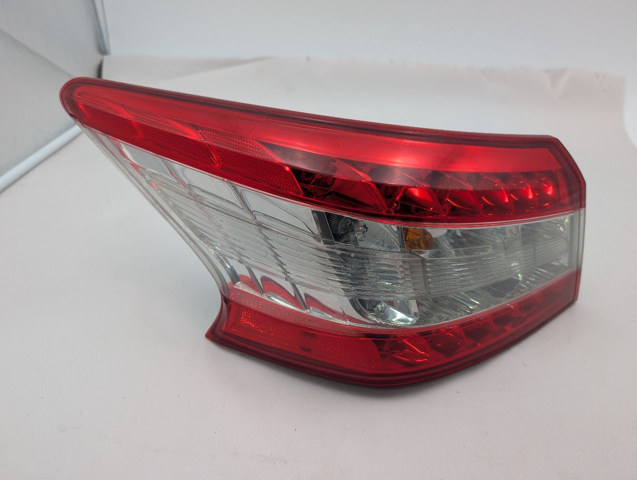 2015 NISSAN SENTRA 4cyl Gasoline 1.8 Left TAIL LAMP - 366940 — photo 1