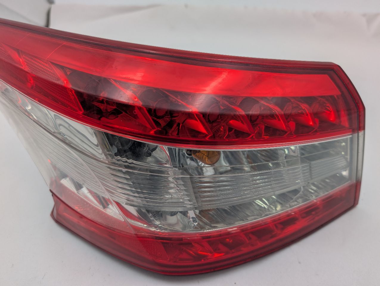 2015 NISSAN SENTRA 4cyl Gasoline 1.8 Left TAIL LAMP - 366940 — photo 3