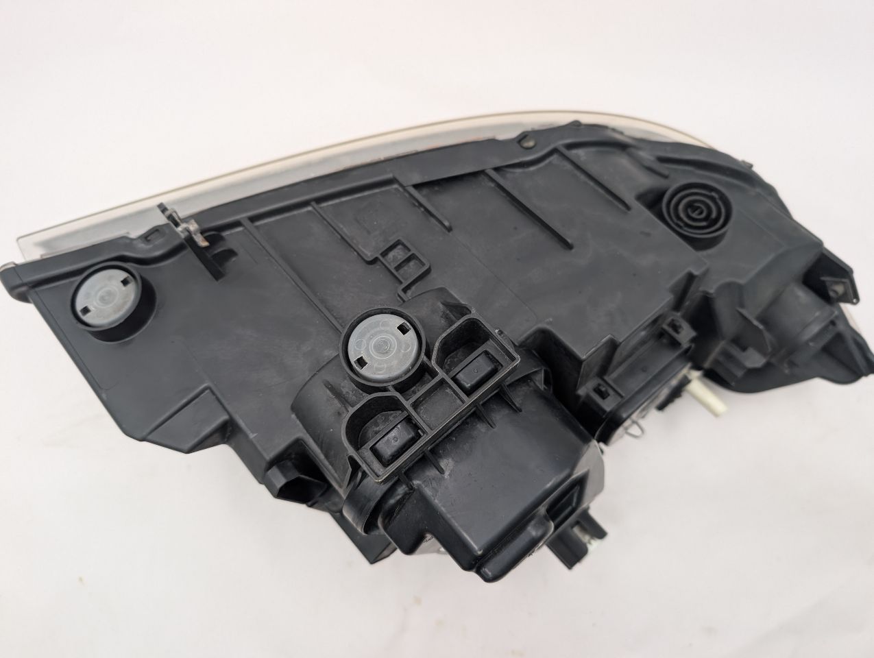 2010 BMW 328i Left HEADLAMP ASSEMBLY - 366943 — photo 5