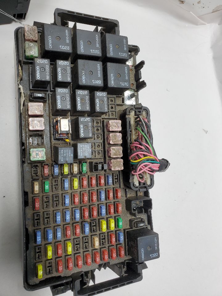 2006 AMERICAN MOTORS HUMMER H3 5cyl Gasoline 3.5 Fuse Box, Engine - 366950 — photo 4