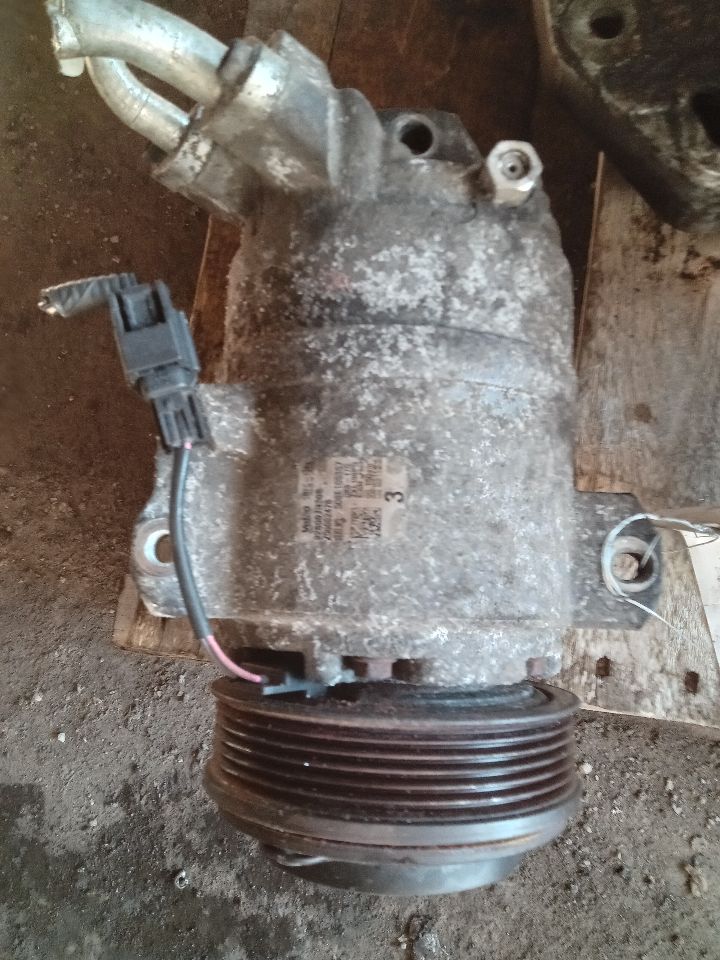 2015 NISSAN NV200 2.0L 4cyl Gasoline VVT AC COMPRESSOR - 367051