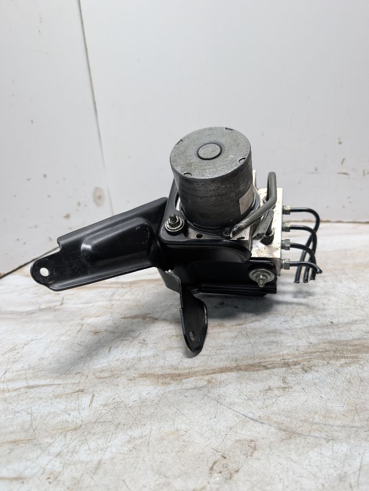 2015 ACURA TLX 2.4L 4cyl Gasoline VVT Anti-lock Brake Pts - 367159 — photo 4