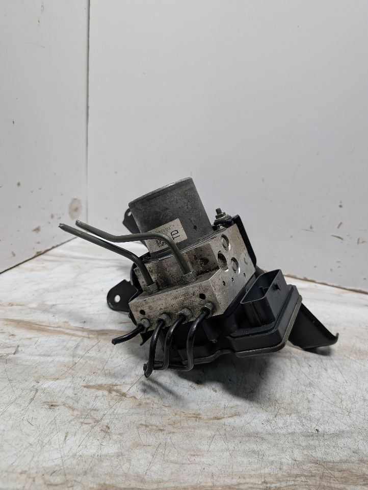2015 ACURA TLX 2.4L 4cyl Gasoline VVT Anti-lock Brake Pts - 367159 — photo 5