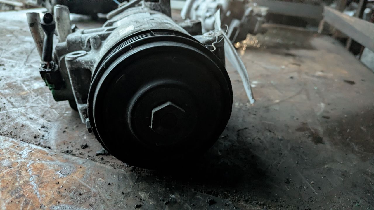 2011 SUBARU LEGACY 4cyl Gasoline 2.5 PZEV AC COMPRESSOR - 367337 — photo 3