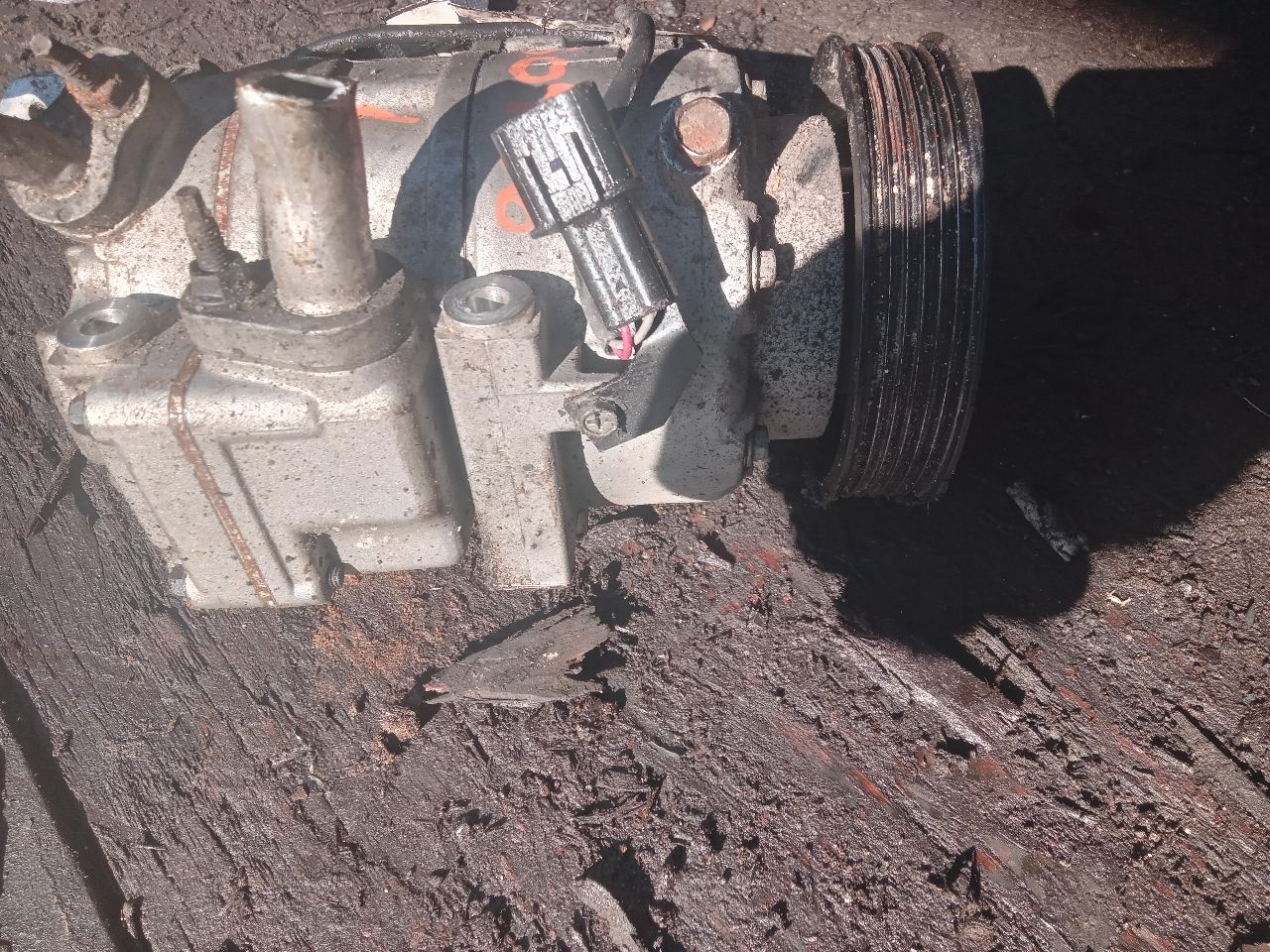 2017 HYUNDAI SANTA FE 4cyl Gasoline 2.4 AC COMPRESSOR - 367356 — photo 2