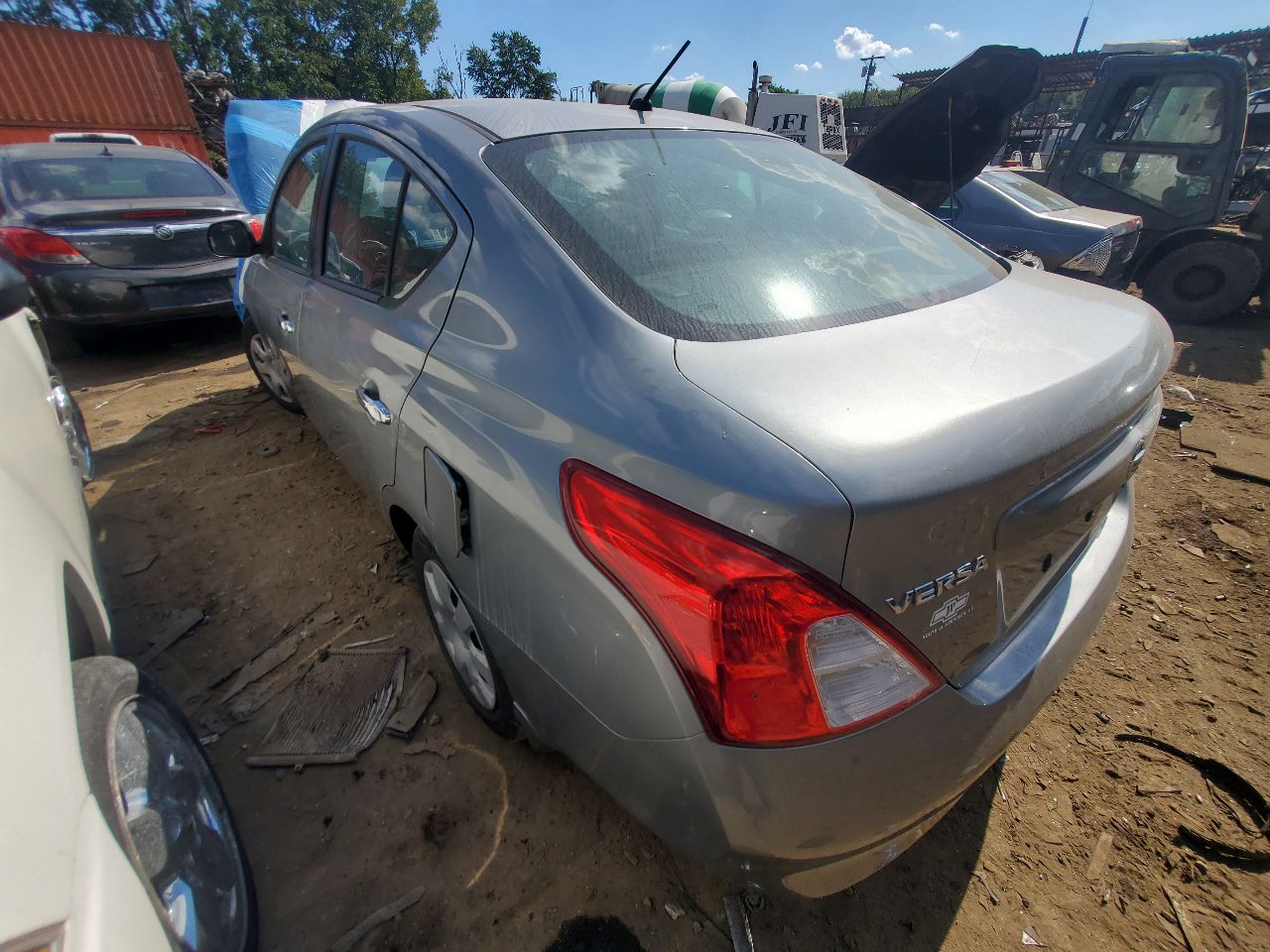 2012 NISSAN VERSA 4cyl Gasoline 1.6 DOHC Chassis Cont Mod - 367414 — photo 1