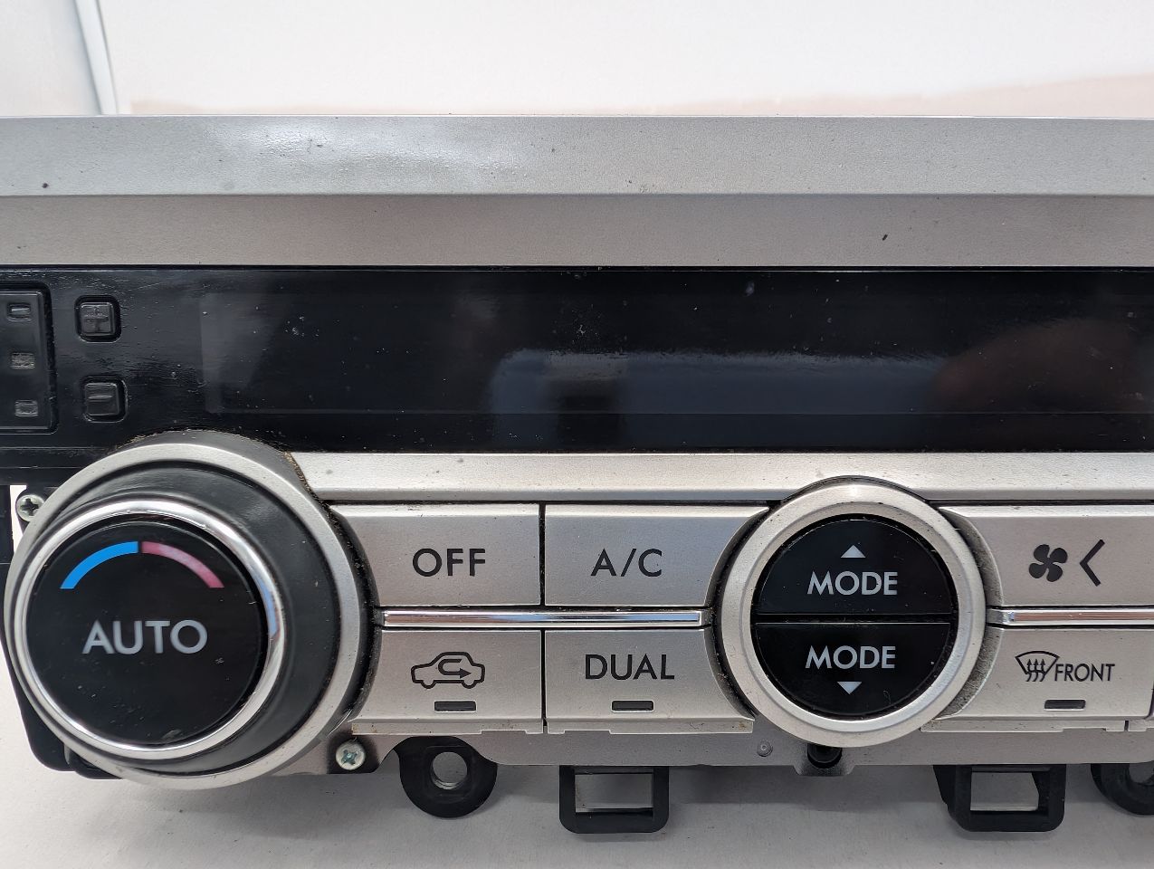 2015 SUBARU LEGACY 4cyl Gasoline 2.5 PZEV TEMP CONTROL - 367420 — photo 4
