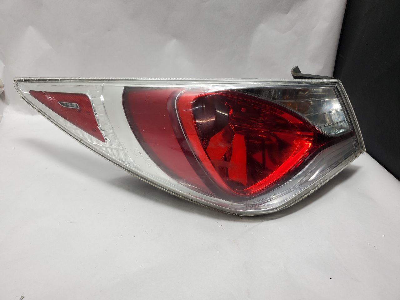 2013 HYUNDAI SONATA 4cyl Hybrid 2.4 Left TAIL LAMP - 367559 — photo 4