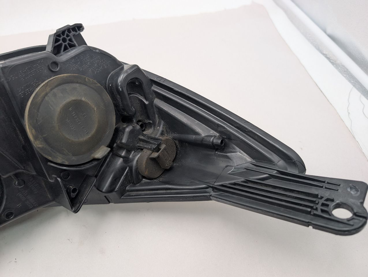 2014 FORD FOCUS 4cyl Gasoline 2.0 PZEV Left HEADLAMP ASSEMBLY - 367564 — photo 5