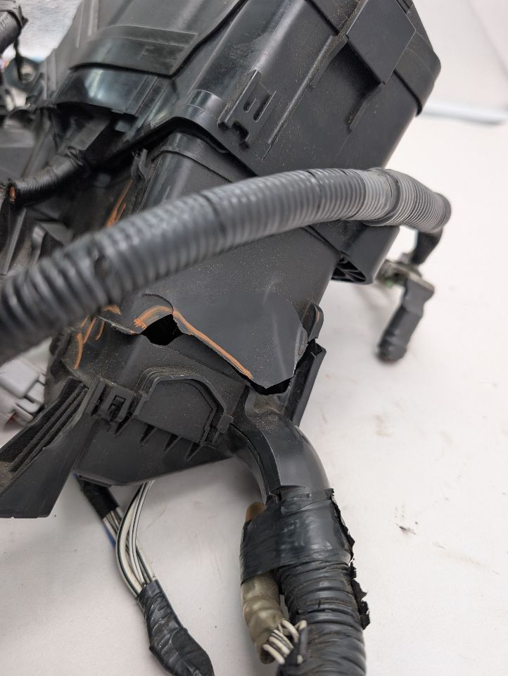 2016 TOYOTA CAMRY Fuse Box, Engine - 367575 — photo 5
