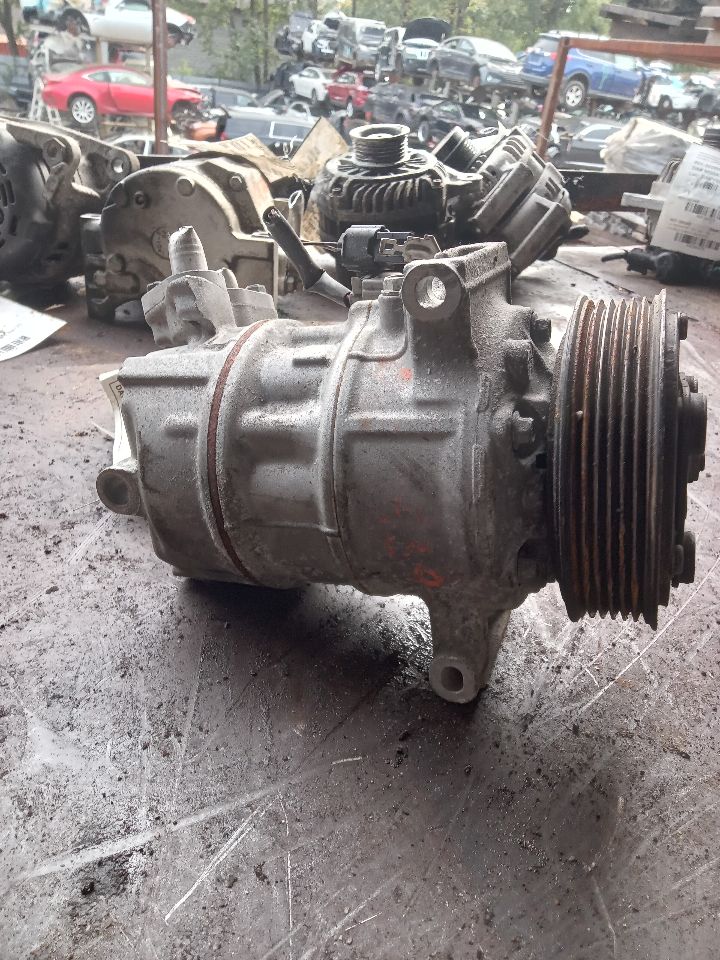 2015 NISSAN SENTRA 4cyl Gasoline 1.8 AC COMPRESSOR - 367768 — photo 2
