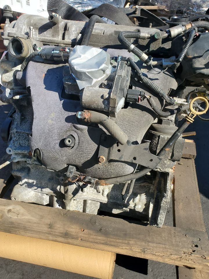 2015 GMC TERRAIN 4cyl Gasoline 2.4 ENGINE ASSEMBLY - 368280 — photo 1