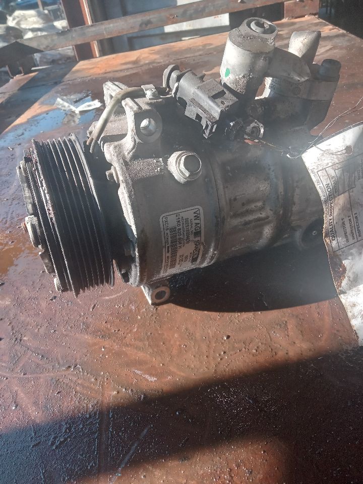 2016 VOLKSWAGEN PASSAT 4cyl Gas Turbo 1.8 PZEV AC COMPRESSOR - 368309 — photo 1