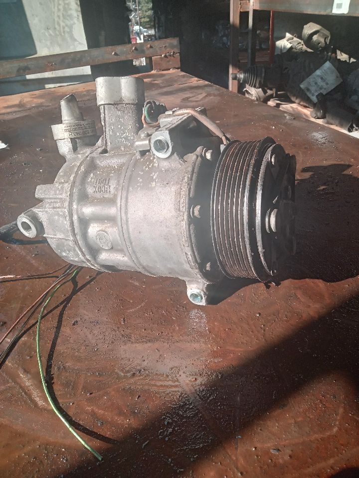 2016 VOLKSWAGEN PASSAT 4cyl Gas Turbo 1.8 PZEV AC COMPRESSOR - 368309 — photo 2