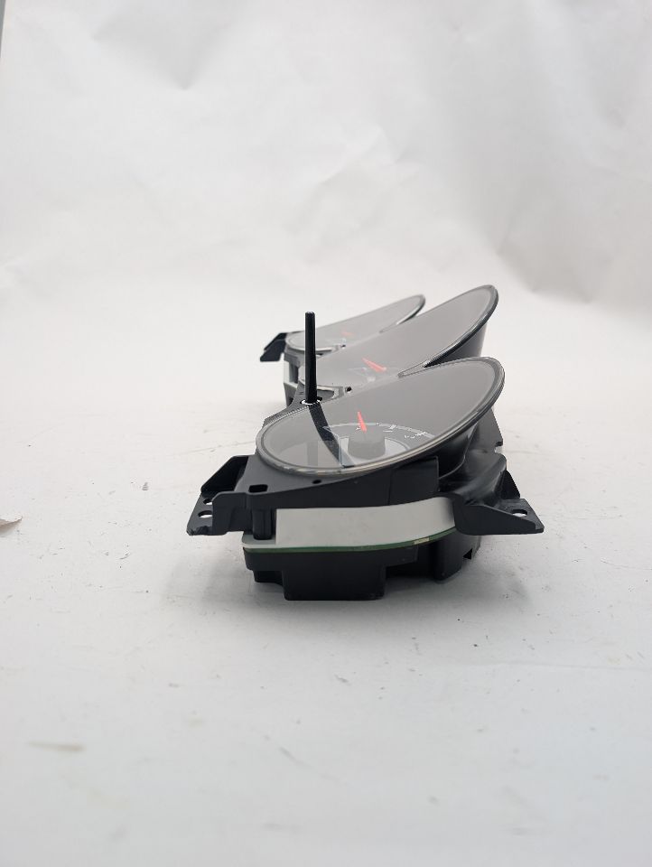 2011 CHRYSLER 200 Speedo Head/Cluster - 368420 — photo 3