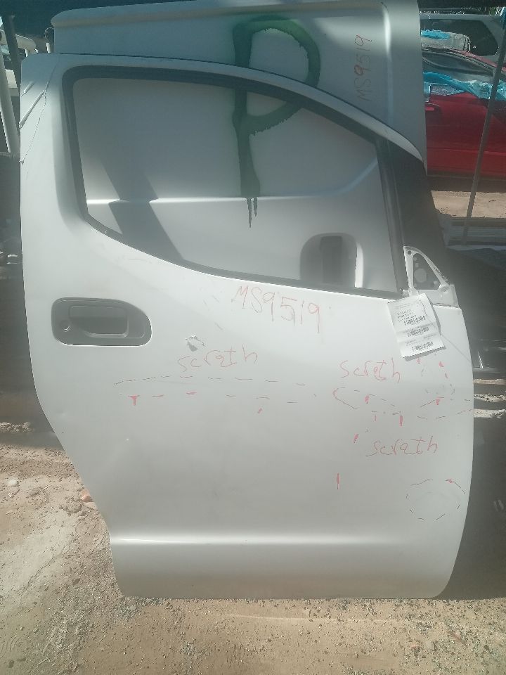 2015 NISSAN NV200 2.0L 4cyl Gasoline VVT Right DOOR ASSEMBLY, FR - 368434