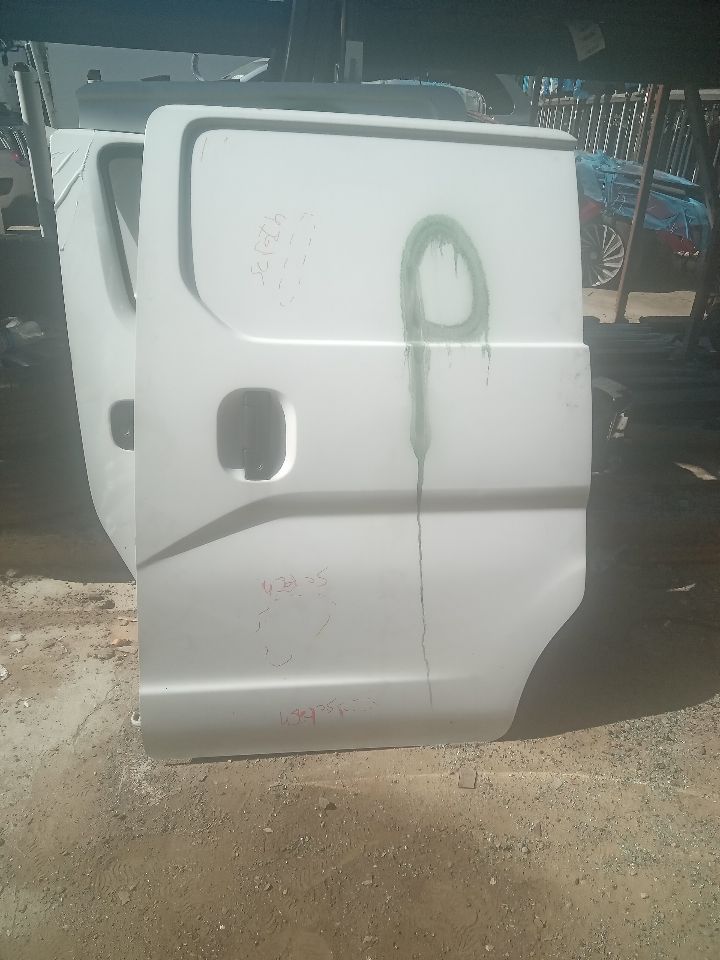 2015 NISSAN NV200 2.0L 4cyl Gasoline VVT Left Dr Assm, Rear Side - 368436