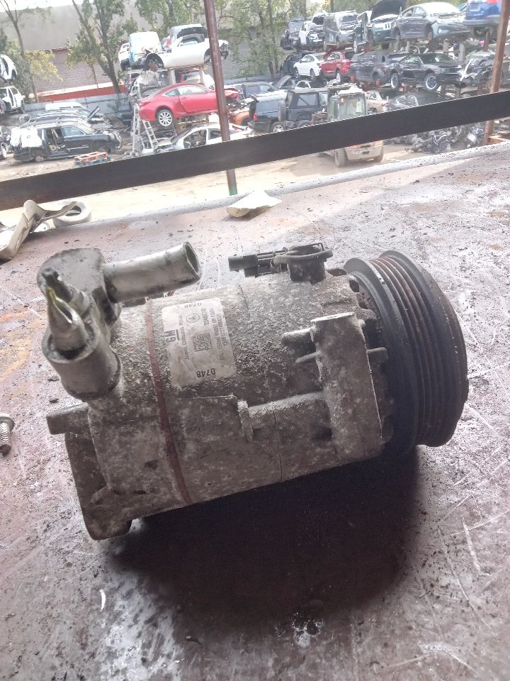 2015 GMC TERRAIN 4cyl Gasoline 2.4 AC COMPRESSOR - 368468 — photo 2