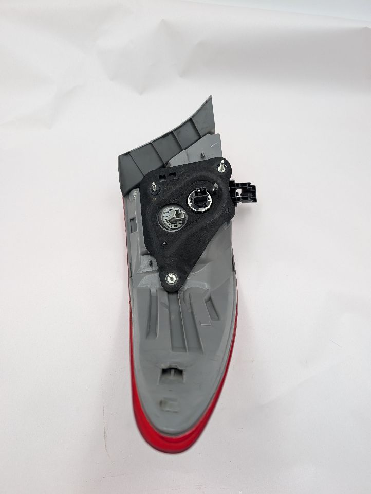 2016 TOYOTA CAMRY 4cyl Gasoline 2.5 DOHC Right TAIL LAMP - 368516 — photo 3