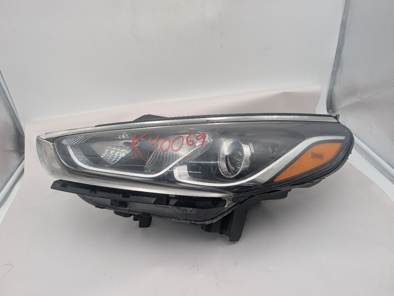 2018 HYUNDAI SONATA Left HEADLAMP ASSEMBLY - 368517 — photo 1