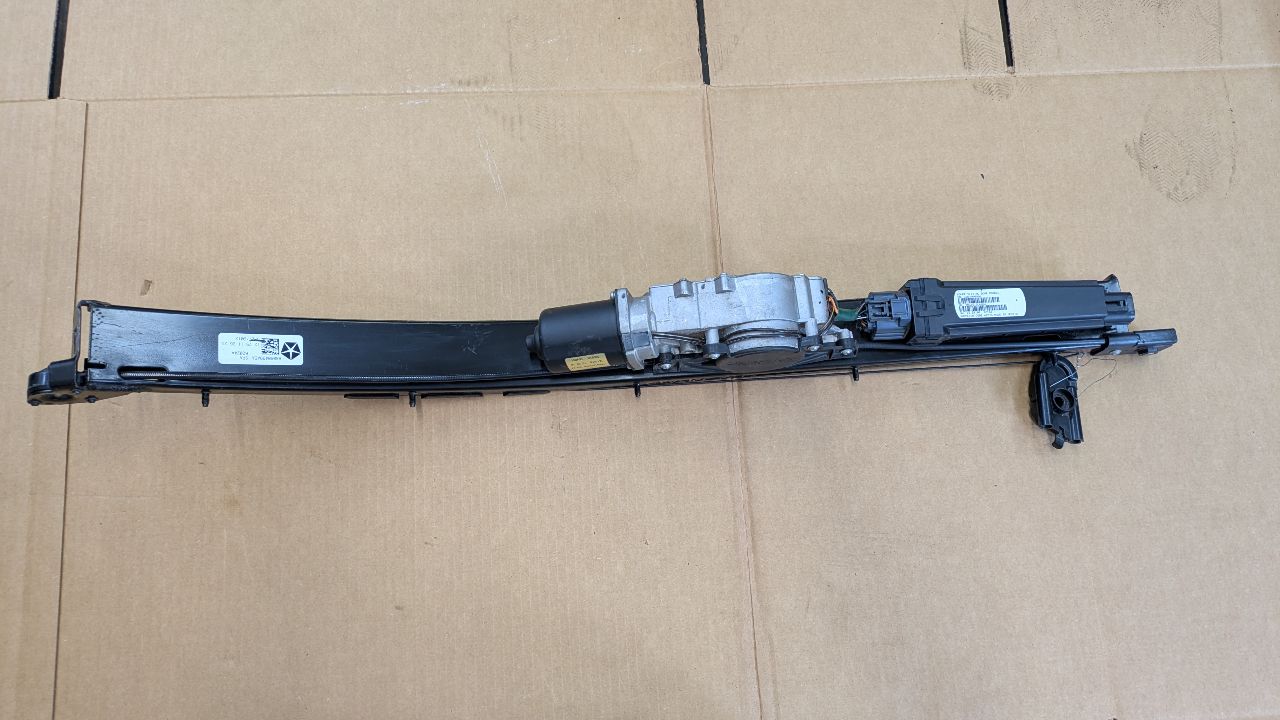 2012 DODGE CARAVAN Left ELECTRIC DOOR MOTOR - 368569 — photo 2