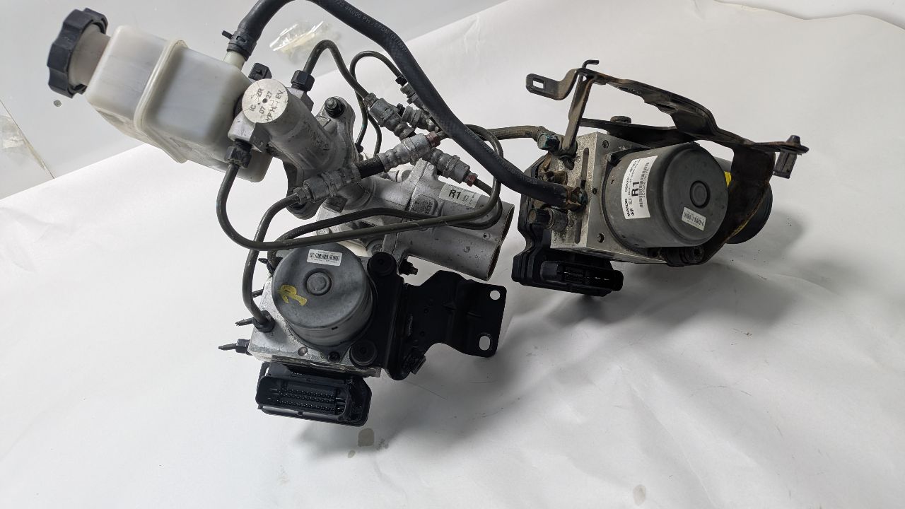 2013 HYUNDAI SONATA 4cyl Hybrid 2.4 Anti-lock Brake Pts - 368767 — photo 1