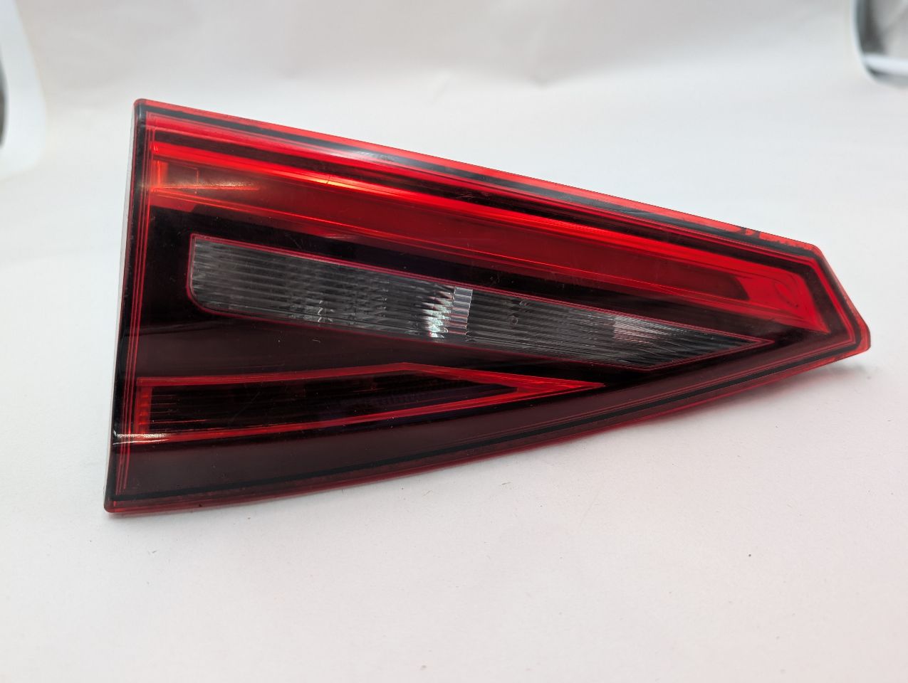 2018 INFINITI QX30 2.0L 4cyl Turbo Gasoline Left TAIL LAMP - 369126