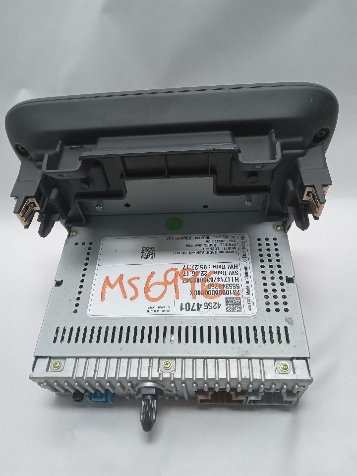 2018 CHEVROLET MALIBU 1.5L 4cyl Turbo Gasoline Radio Audio - 369171 — photo 2
