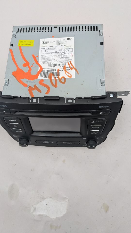 2014 KIA SORENTO 6cyl Gasoline 3.3 Radio Audio - 369188 — photo 2