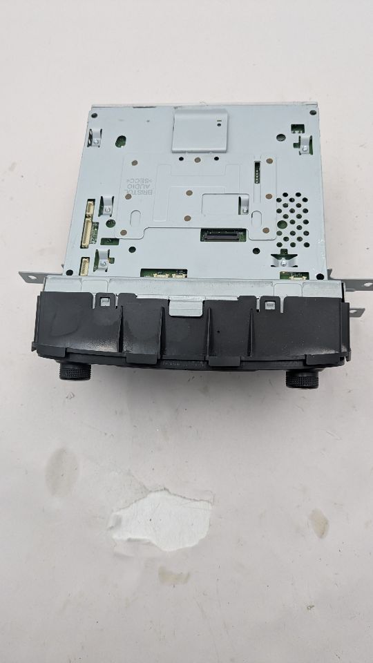 2014 KIA SORENTO 6cyl Gasoline 3.3 Radio Audio - 369188 — photo 3