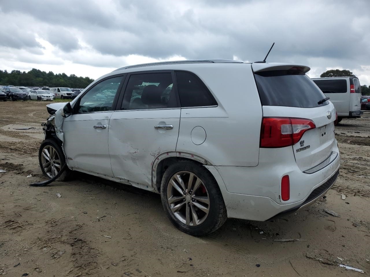 2014 KIA SORENTO 6cyl Gasoline 3.3 Left TAIL LAMP - 369708 — photo 2