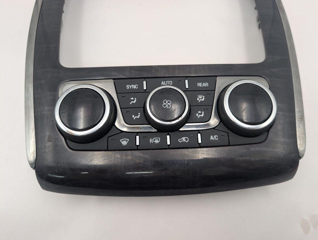 2017 BUICK ENCLAVE 6cyl Gasoline 3.6 TEMP CONTROL - 369725 — photo 2