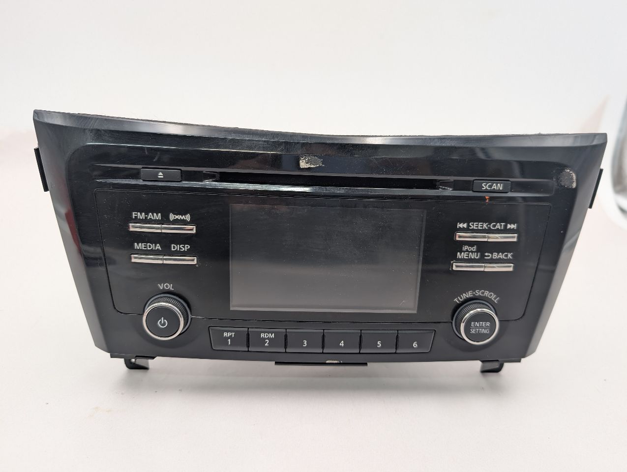 2017 NISSAN ROGUE 2.5L 4cyl Gasoline VVT Radio Audio - 369745