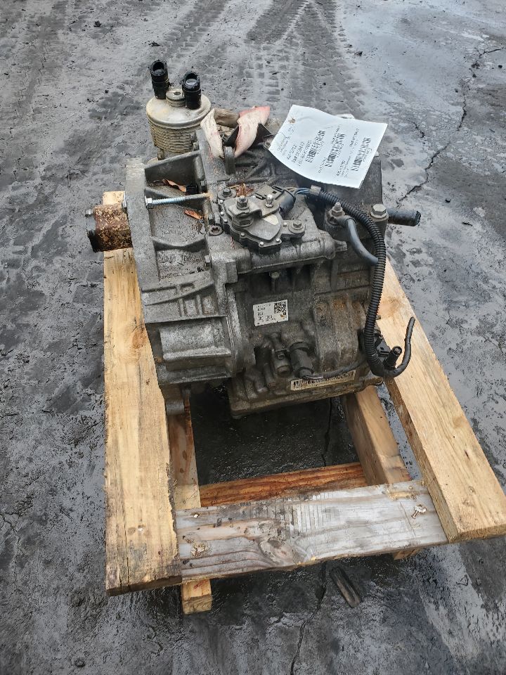 2012 VOLKSWAGEN JETTA 4cyl Gasoline 2.0 Transmiss,Transaxle - 370673 — photo 3