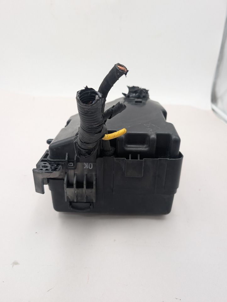 2017 KIA SEDONA 6cyl Gasoline 3.3 Fuse Box, Engine - 370921 — photo 3