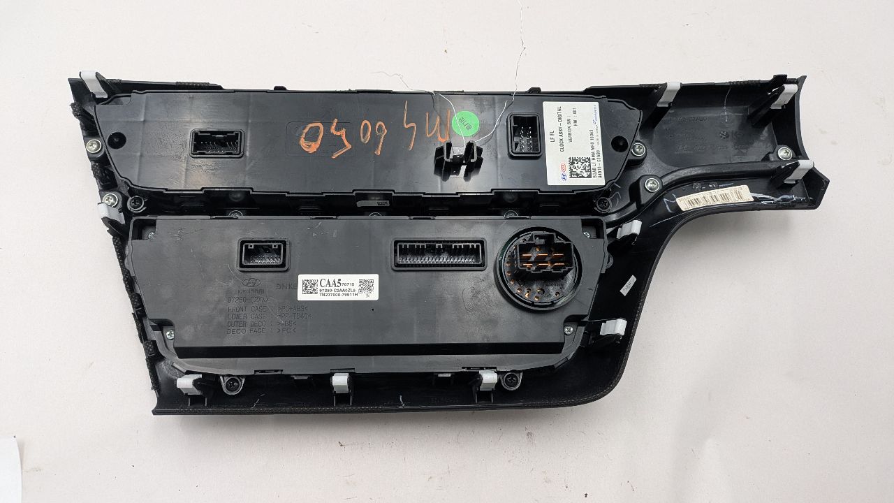 2018 HYUNDAI SONATA 2.4L 4cyl Gasoline VVT Info-GPS-TV Screen - 371240 — photo 3